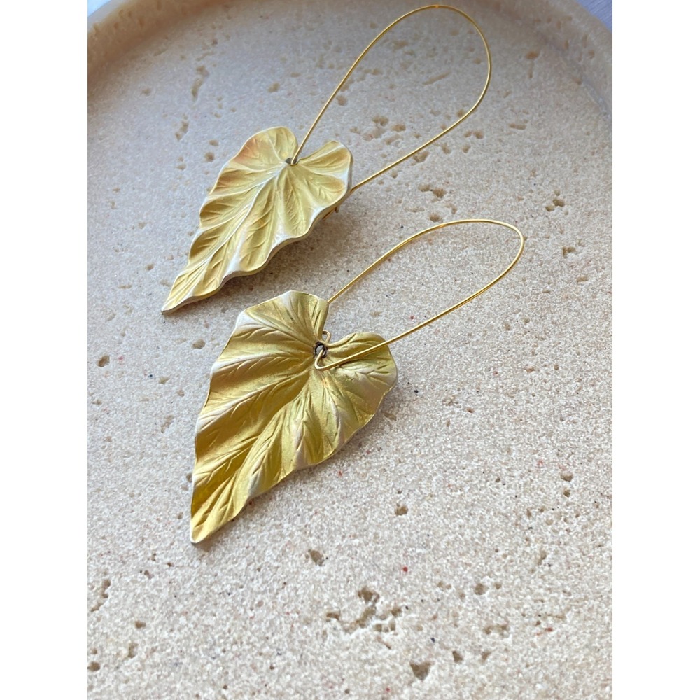 Gold Tone Leaf Dangle Earrings Tarnished Kidney Wire Botanical Nature Statement